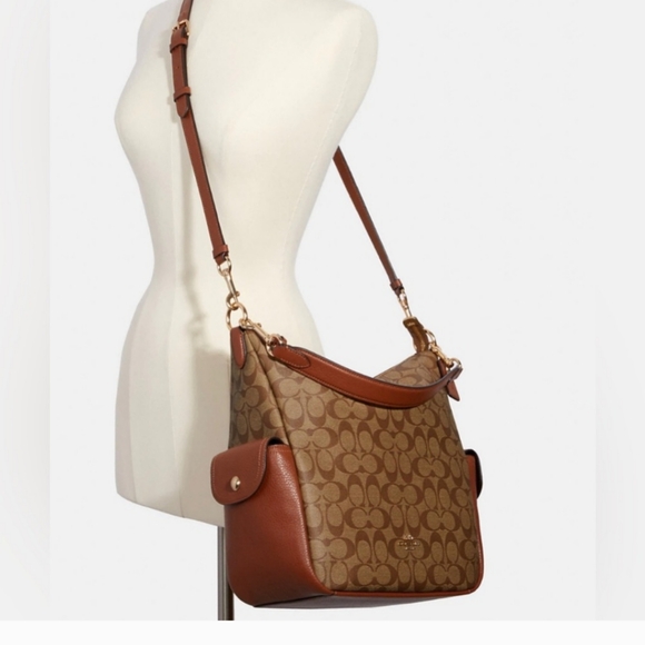 Pennie Shoulder Bag In Signature Canvas - Picture 4 of 5